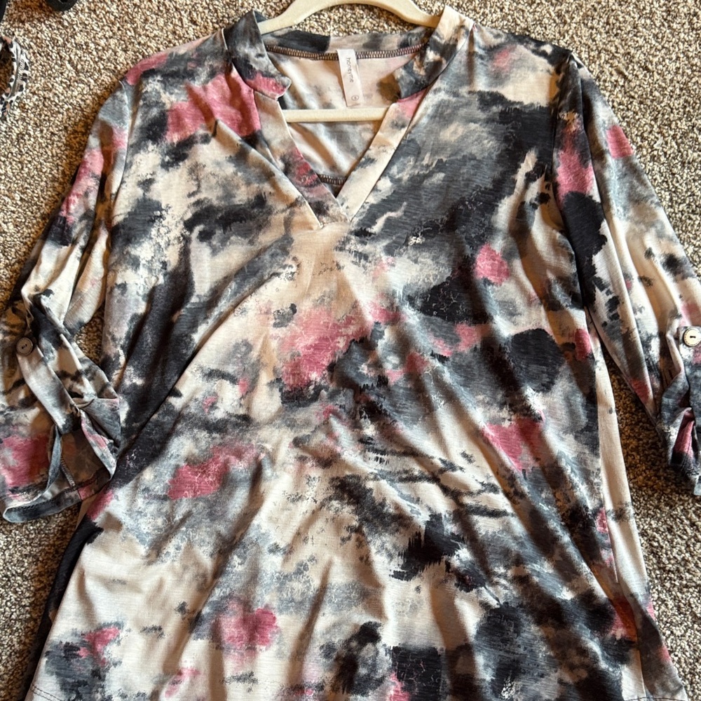 Honeyme Tie-Dye V-Neck Tunic in Pink, Black & Cream